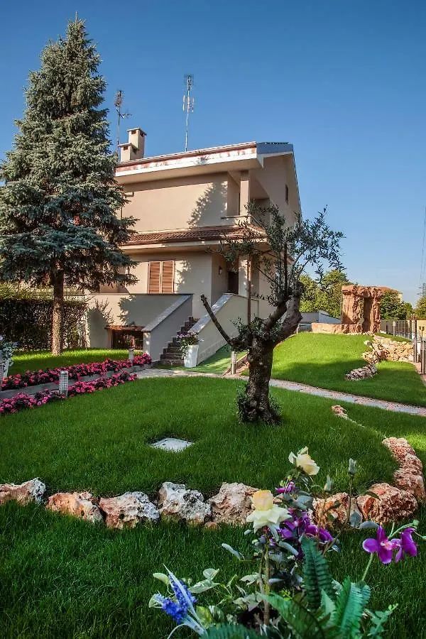 B&B Villa Aurora Brugherio Bed & Breakfast
